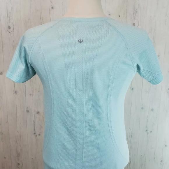 Lululemon Swiftly Tech V Neck Top Size 10 Sea Mist